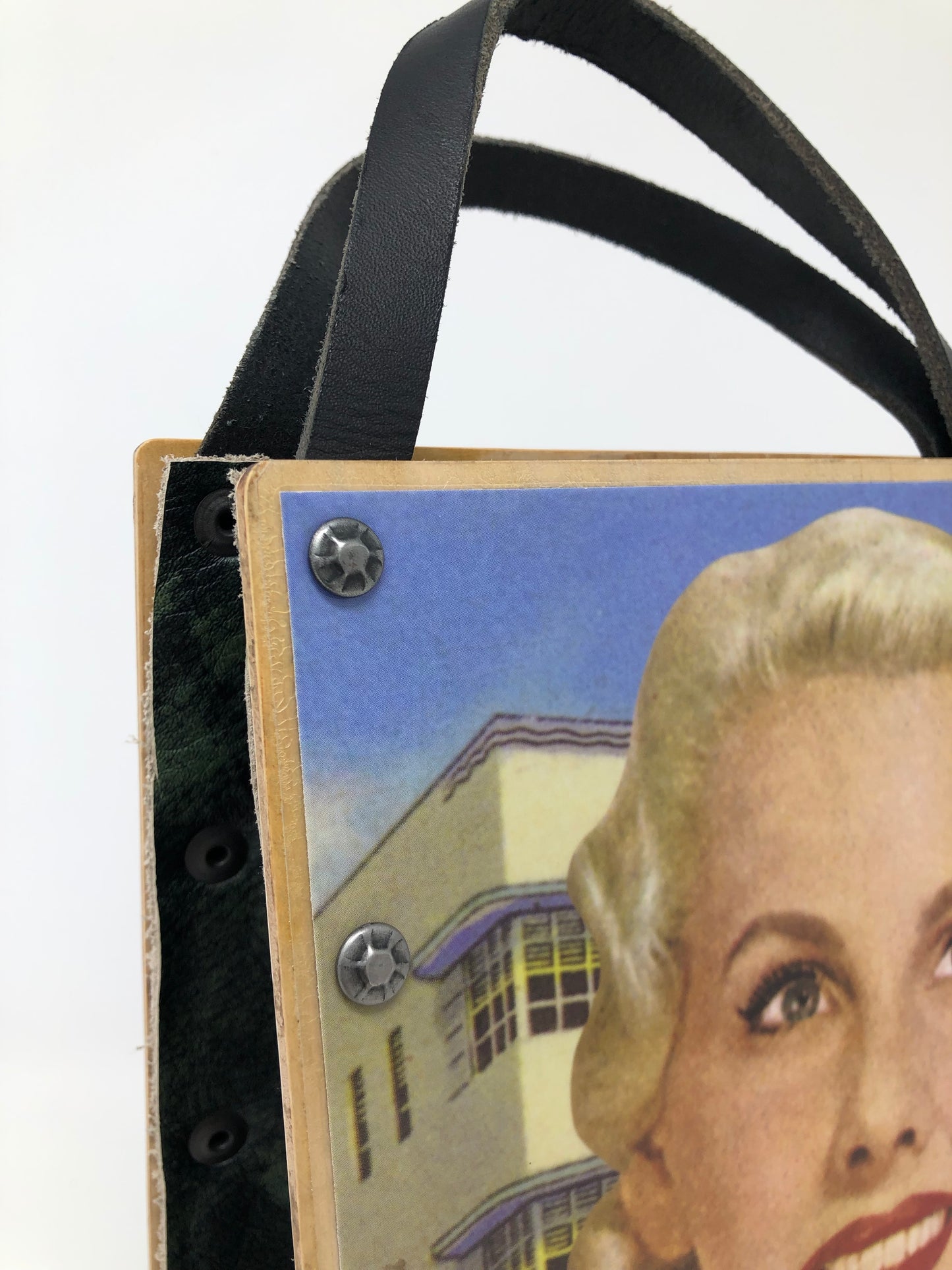 Vintage Modern Woman Handbag - I Love not Camping!